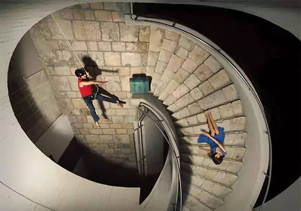 从梦境的惊险一跃，解析梦中遭遇小偷与自我救赎的寓意