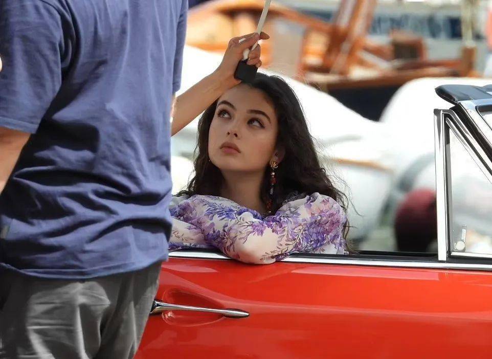 气质|全世界都在等的那个她，长大了！