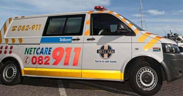 7月8日夜间,南非医疗机构netcare911的一辆救护车在比勒陀利亚北部n1