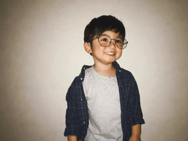 又想骗我生孩子系列日本4岁大眼萌娃火遍全网长大后网友才发现她居然