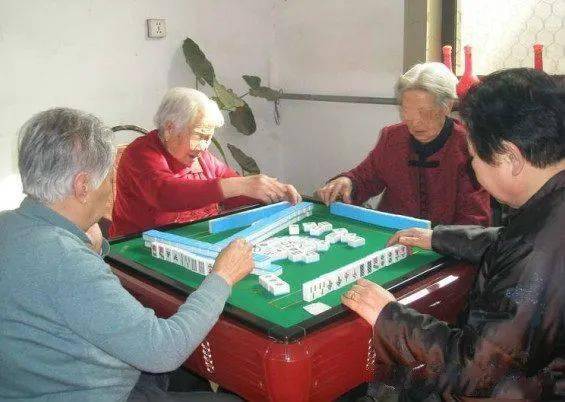 调查11000中老年人后,发现爱打麻将的人,最终会变这样