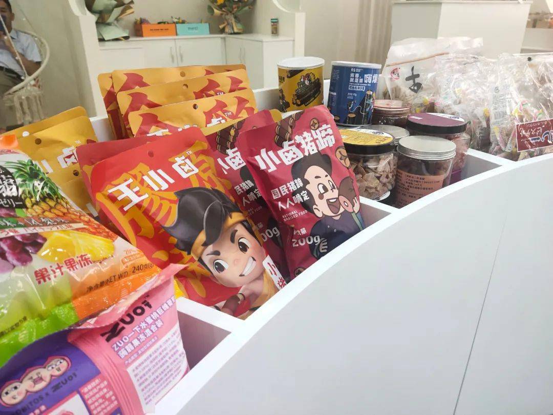 丹阳首家!连水果都出盲盒了?老板娘还这么美!