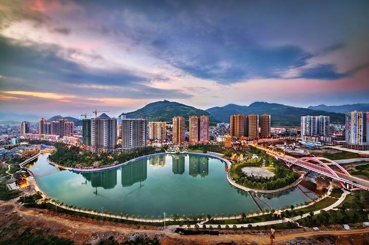 铜仁:打造山水园林城市