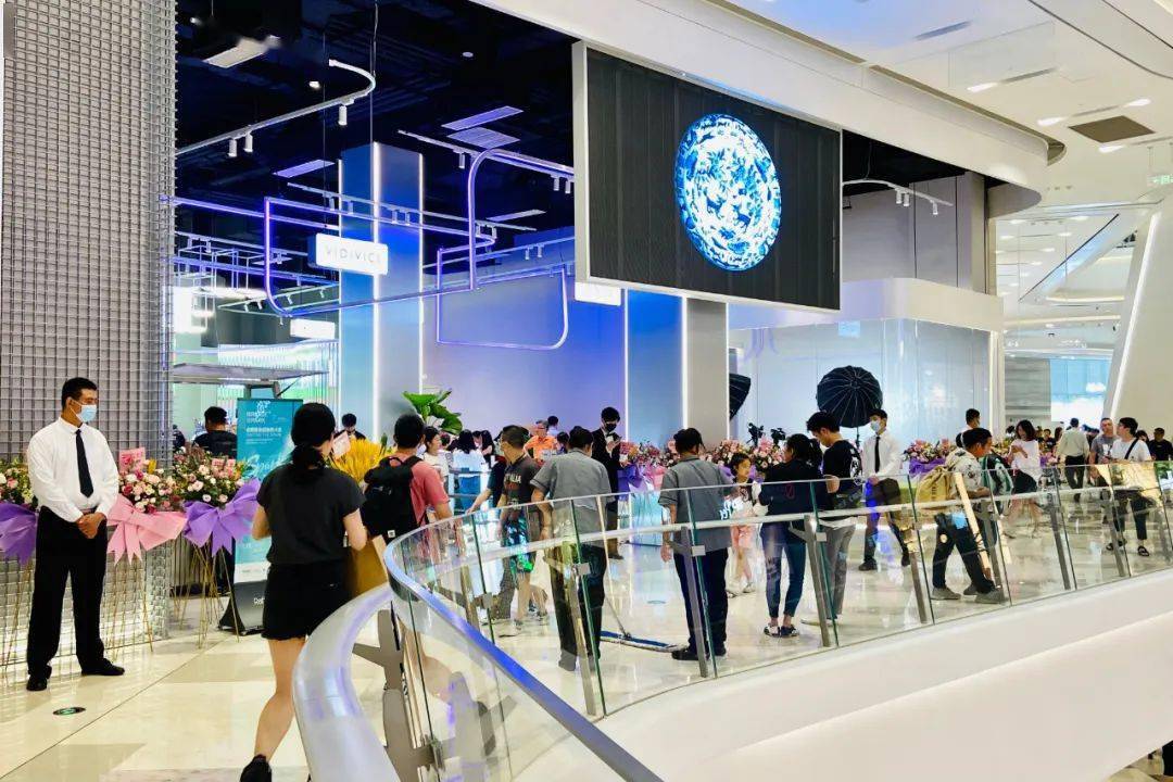 直击北外滩来福士开业现场,虹口北外滩的商业越来越有看头了 | izi