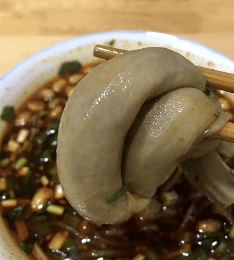 冒节子肥肠粉,在乐山为数不多的的肥肠粉,其中翰园街就占了一家,肥肠