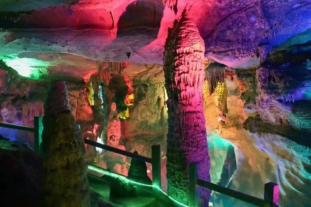 自驾目的地今夏不可不去的人文打卡景点告别咸鱼般的夏天从千佛洞开始