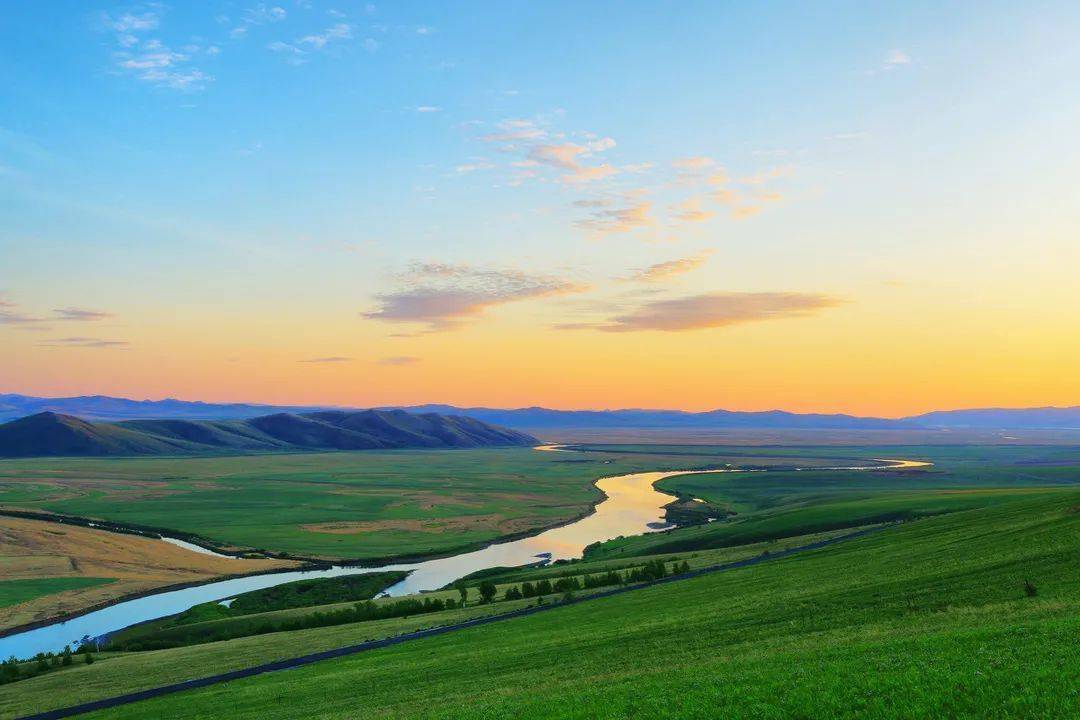 "2021年内蒙古网红打卡地评选"活动自4月初启动以来,得到了社会各界的