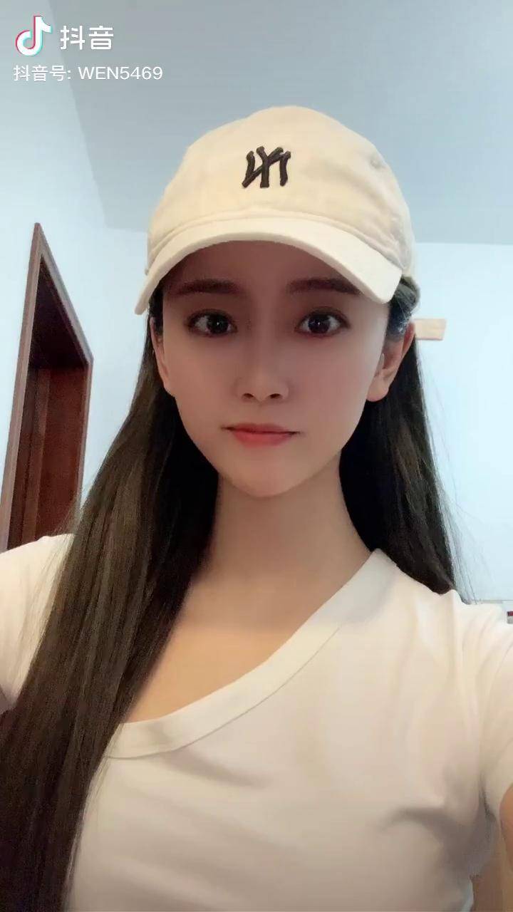 帽子控小姐姐