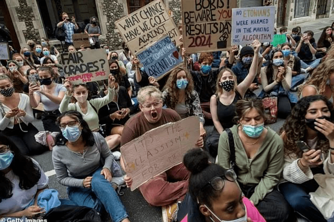 被疫情耽误两年的英国中高考终于要回归了然鹅确定不是要放水