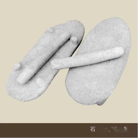 磨盘多呈椭圆性和鞋底状三足或四足,少量无足磨棒有圆柱状或枣核状均