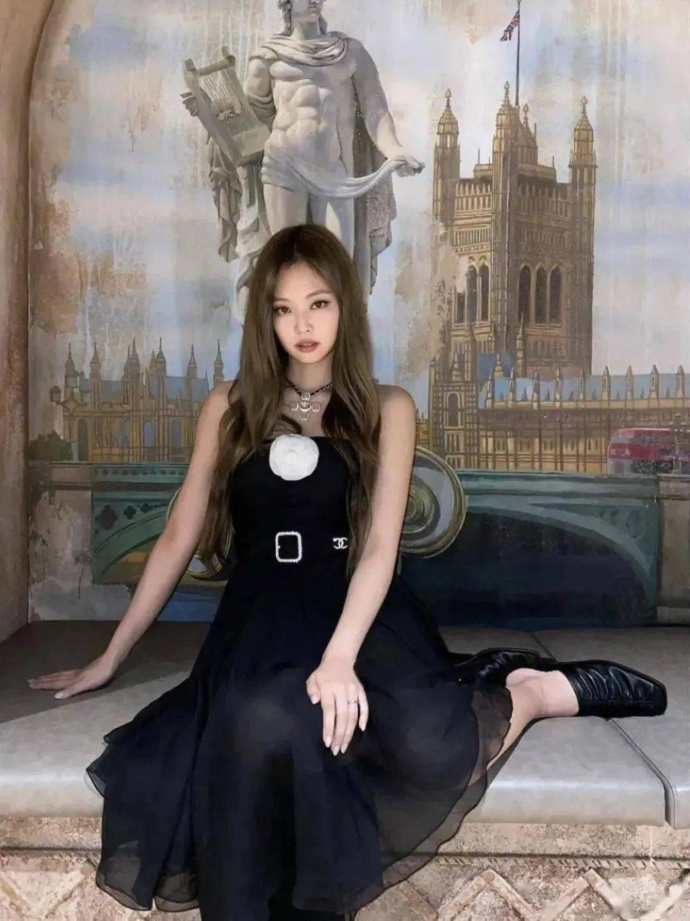 都能|连衣裙+“仙女鞋”=今夏王炸组合，巨美巨时髦，气质绝了！