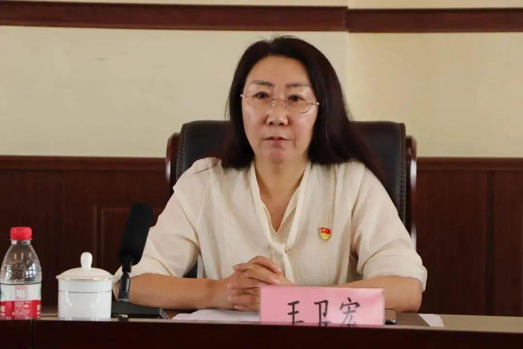 7月15日,太仆寺旗召开全旗处级领导干部会议,宣布盟委关于旗委,政府有