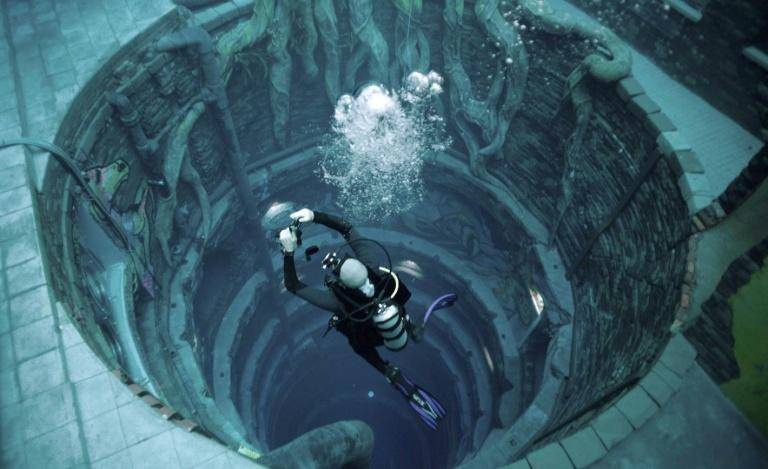 世界最深泳池易主迪拜：深60米，池内装有56个摄像头