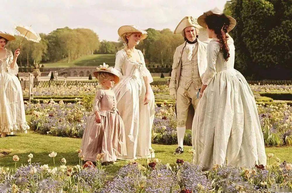 欧洲|200多年了，简·奥斯汀最爱的美裙依旧经典！胸以下全是腿靠它了