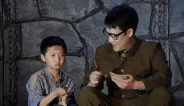 半截铅笔_小萝卜头