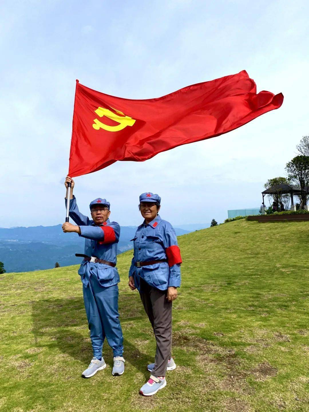 我心永向党