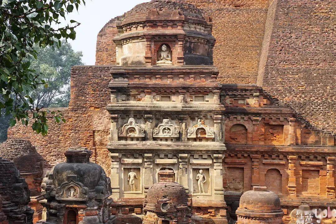 这里曾有星罗棋布的宝塔楼阁,雕梁画栋的僧舍禅房;也曾经车水马龙,熙