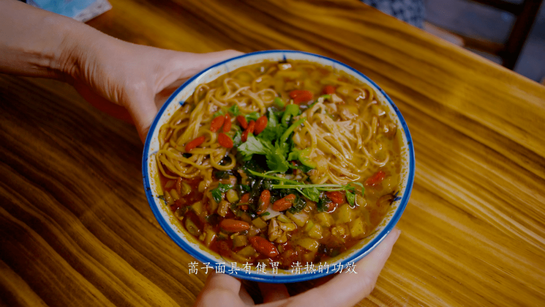 双龙山石窟;从玺赞生态枸杞庄园,到天湖湿地;从黄羊钱鞭到特色蒿子面