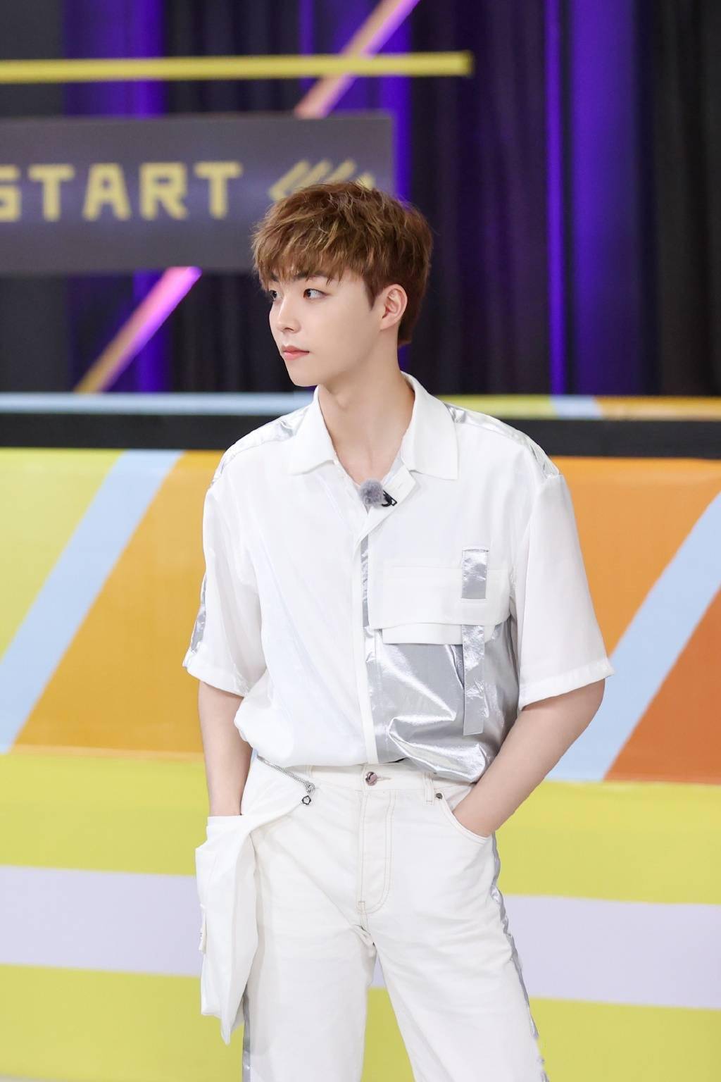 工作室送来陈立农《奔跑吧》剧照 今晚八点二十一起助阵收官特辑_偶像