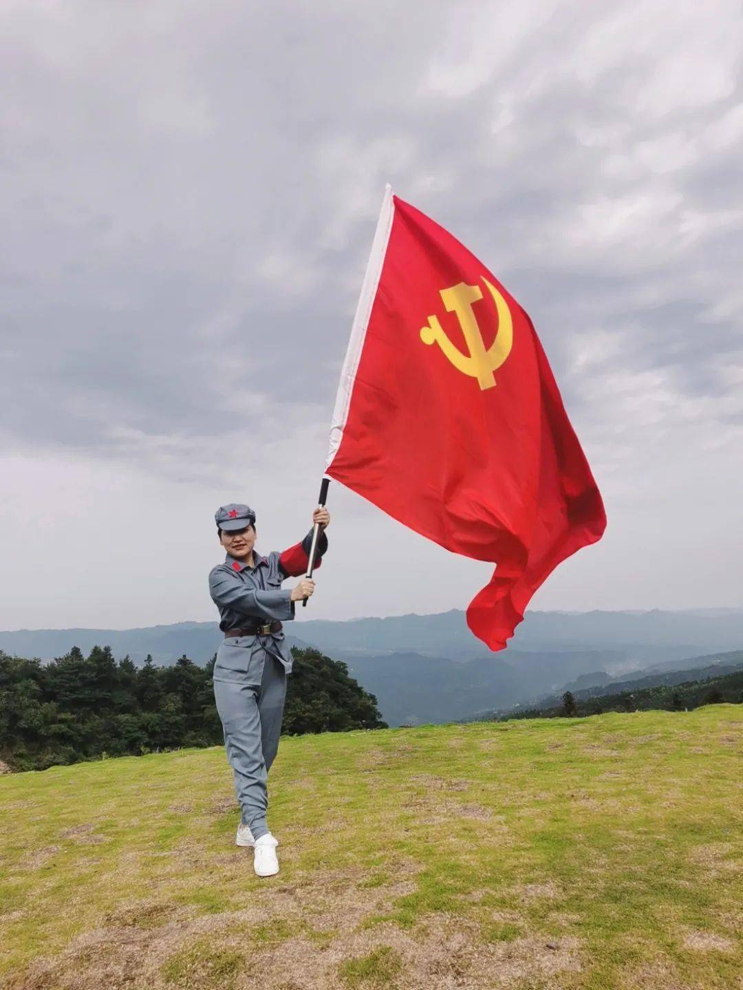 我心永向党