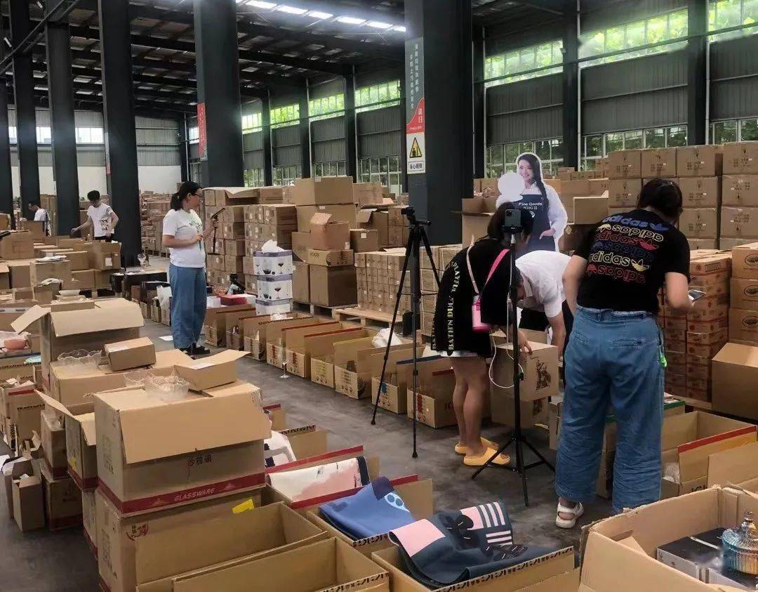 仓播带货玩出直播新高度