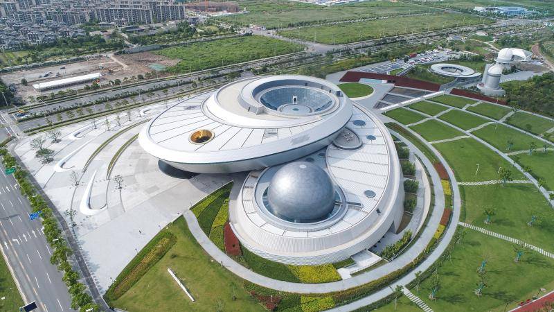 叶叔华|“宇宙之眼”启动：上海天文馆开馆，珍贵月壤样品入驻