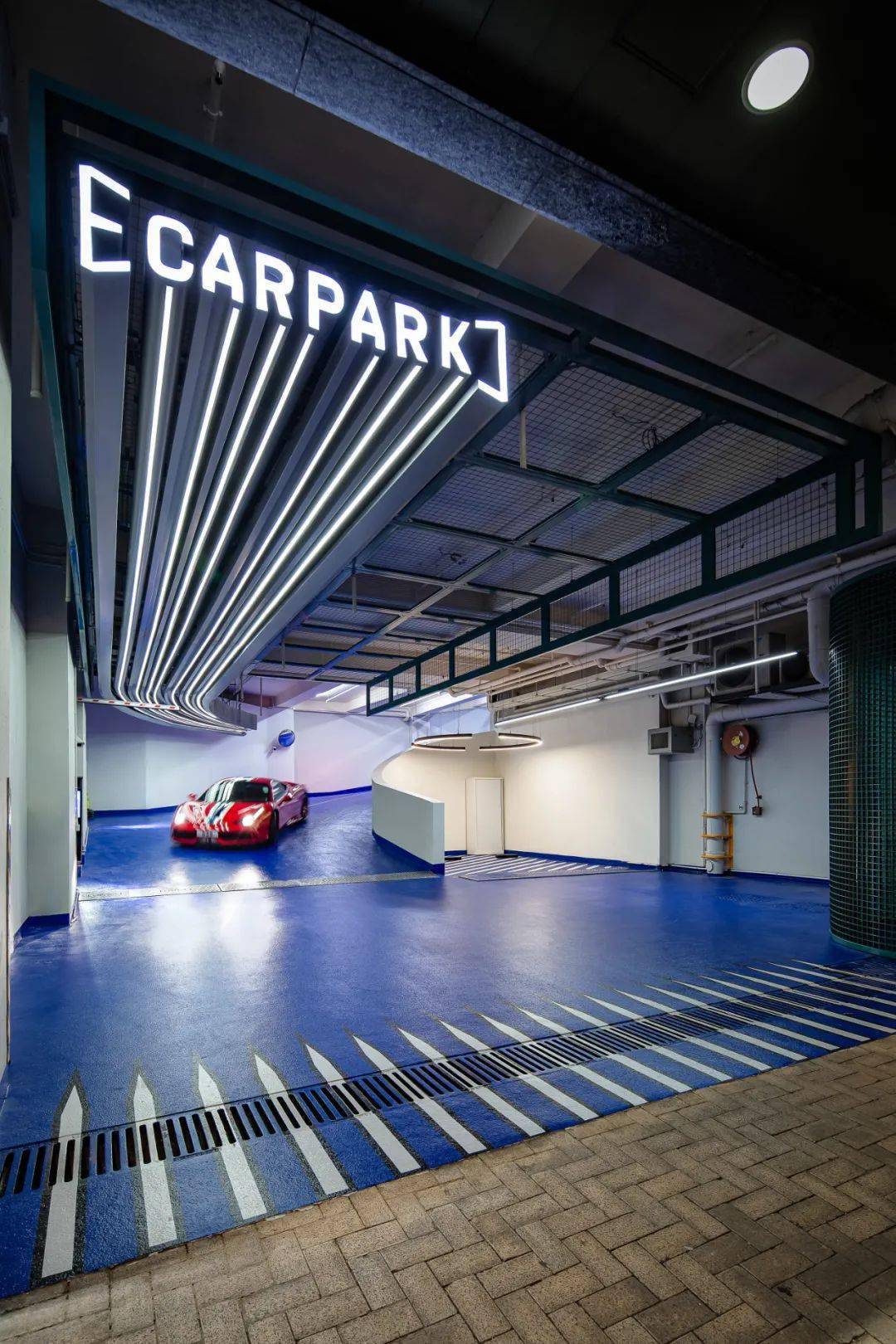 oft设计1000㎡私家车库自由流动的跑车博物馆