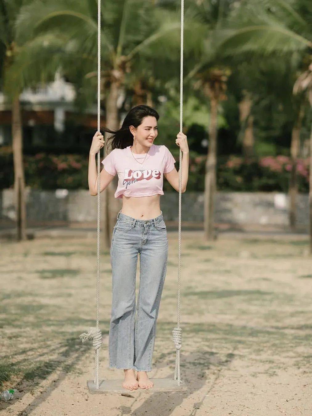 上衣|泰式美人Mai的夏日穿搭，你确定不想学？