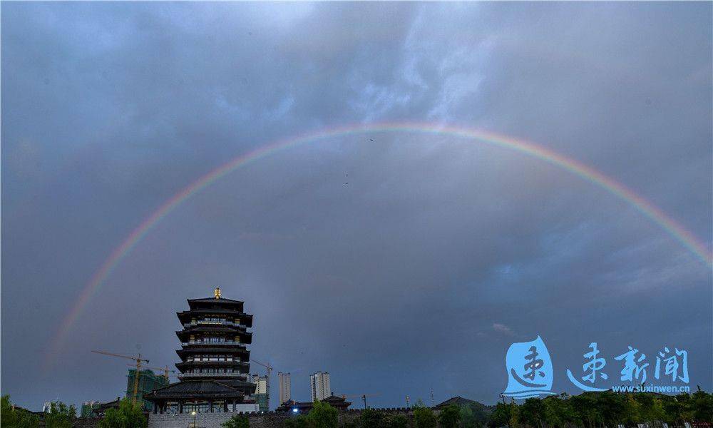 2021年7月17日,在宿迁市泗洪县古徐城,一场大雨后,天空放晴,古徐城