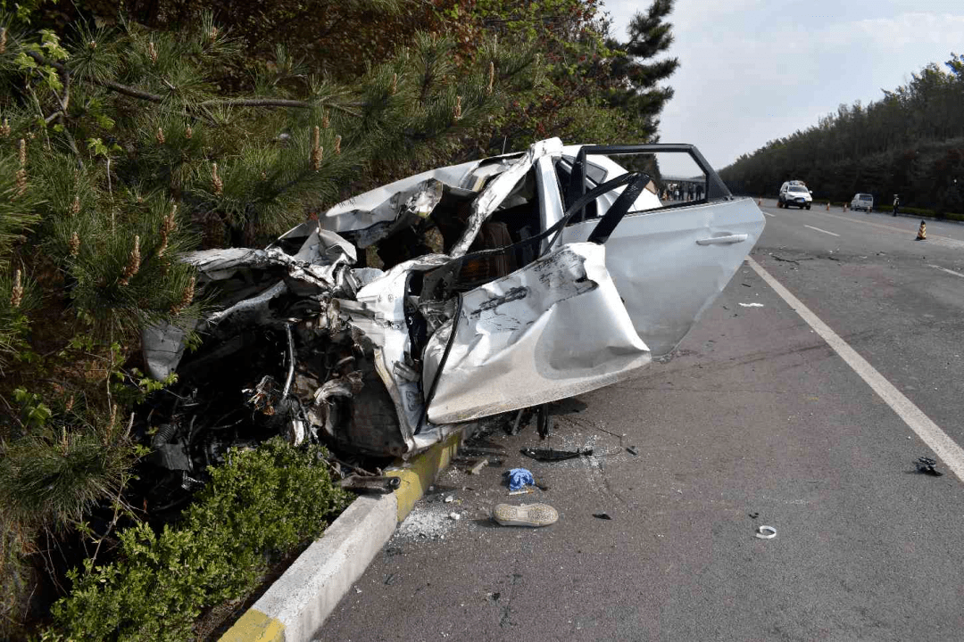 04.26"较大道路交通事故深度调查组,对本次事故进行深度调查.