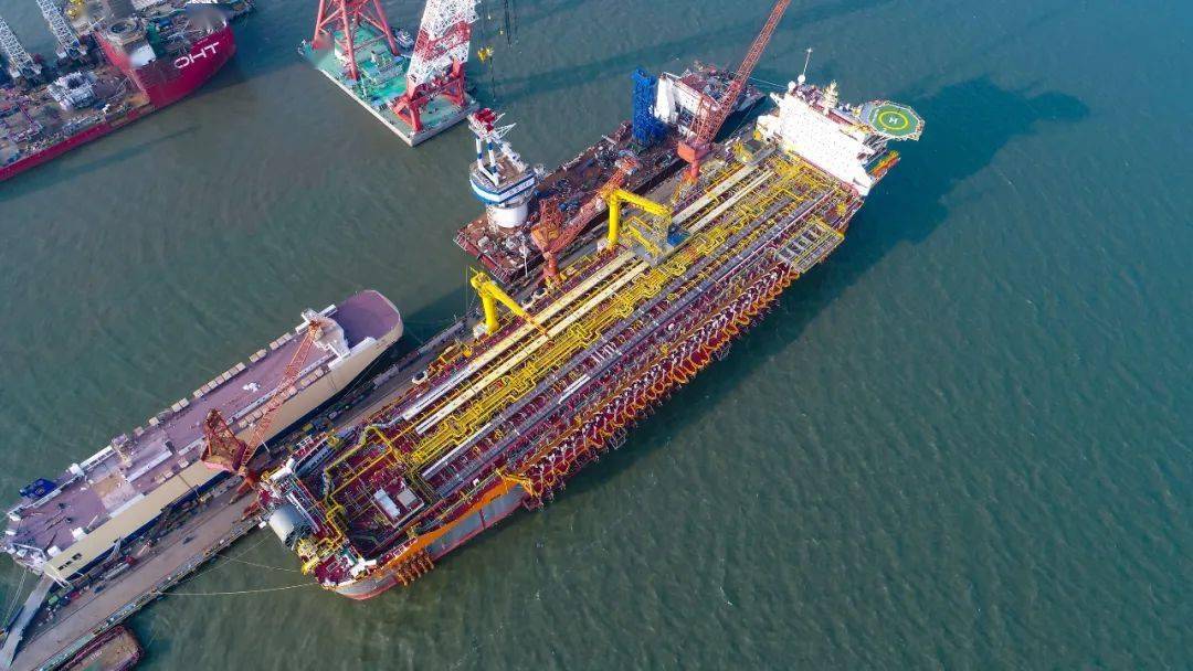 再创历史之最南通驶出海上巨无霸