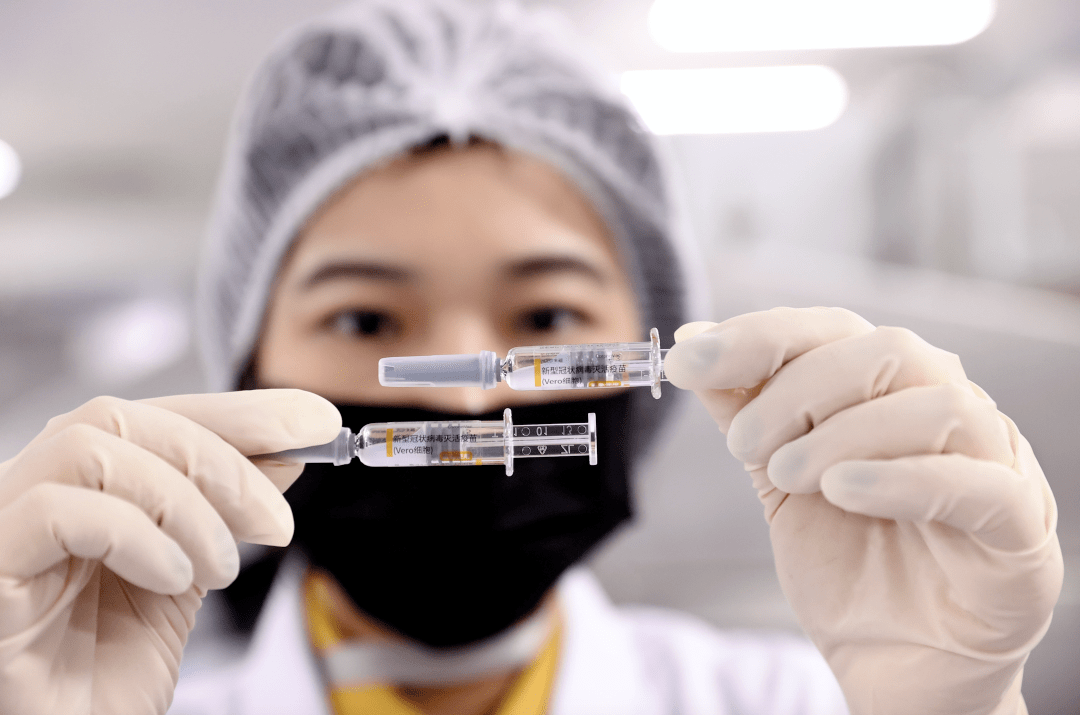 接种|青少年也可打新冠疫苗，坐等进口还是接种国产货？