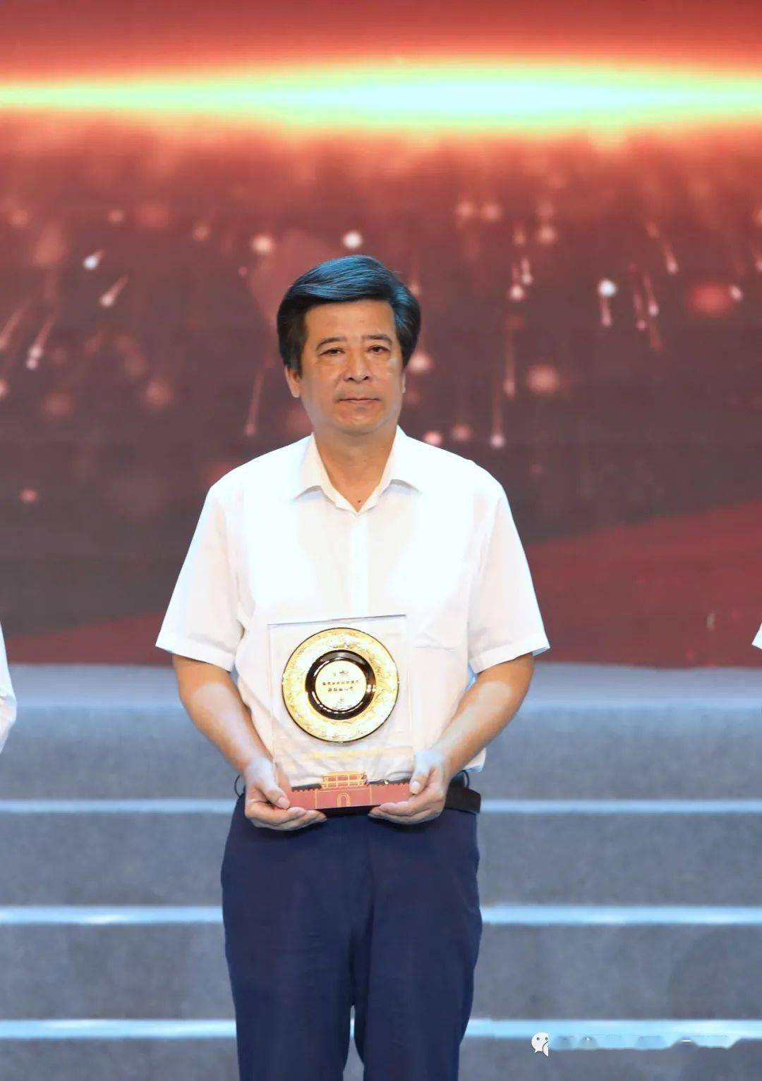 喜讯衢州二中荣获衢州市政府最高质量奖项市政府质量奖