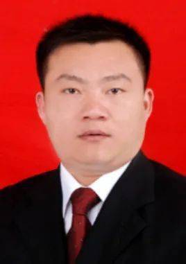 邵阳市委组织部副部长,邵阳市公务员局局长陈爱民出席会议并宣布湖南