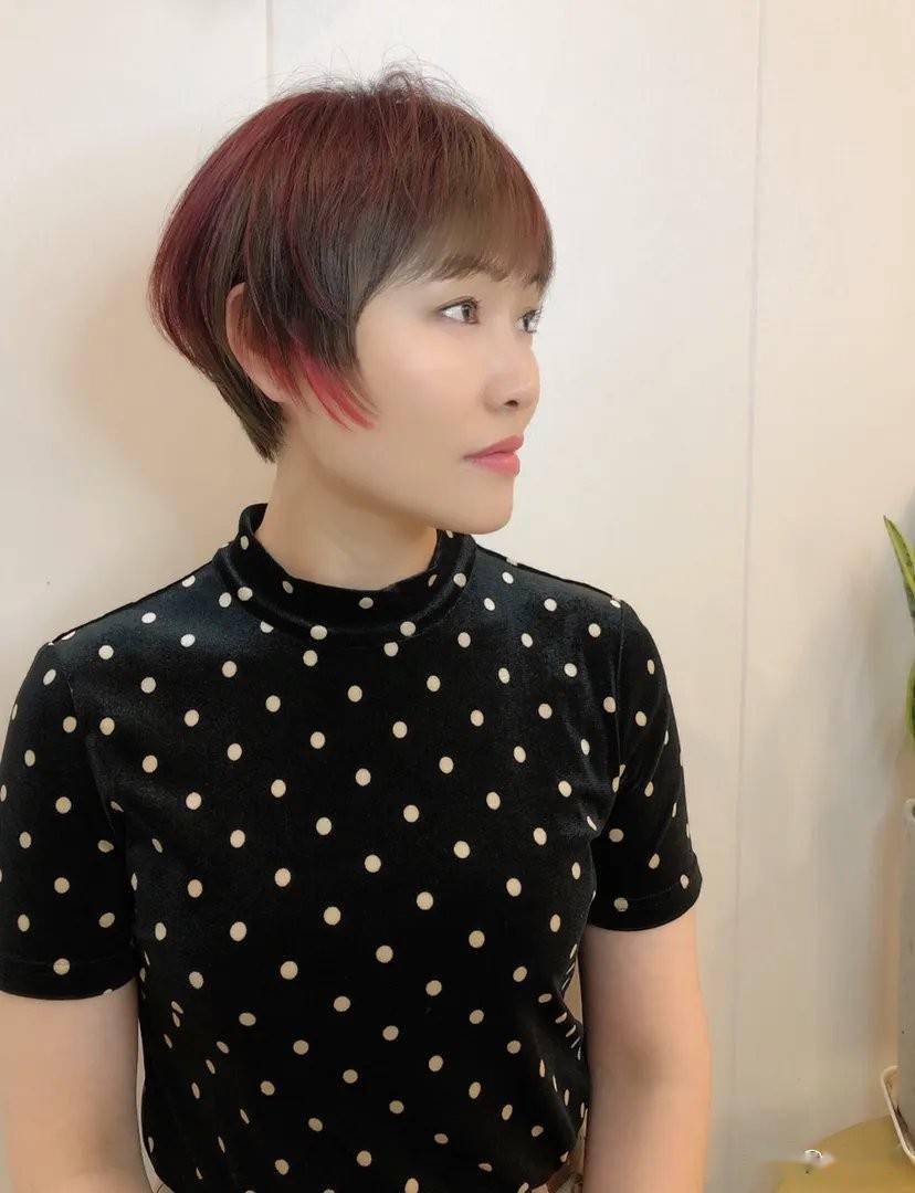 挂耳染发图片欣赏短发 36cd26bb5bcc476c9e4deef1359d3bfb.jpeg