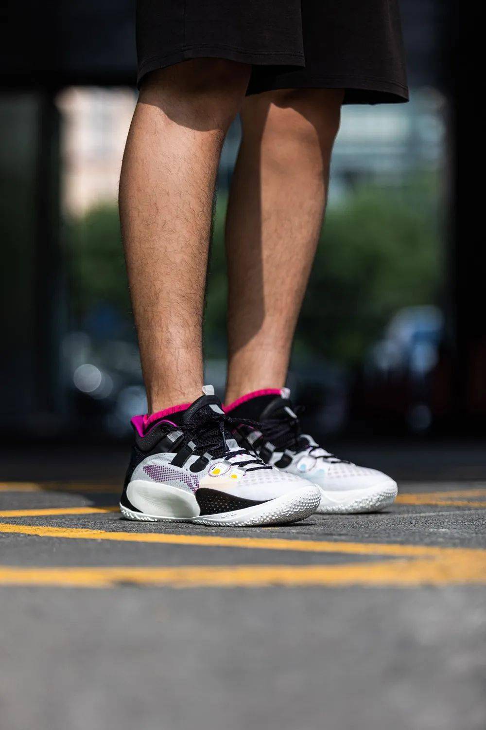 后跟|李宁低帮出神鞋!音速 9 Low 造型更犀利!透气大升级!