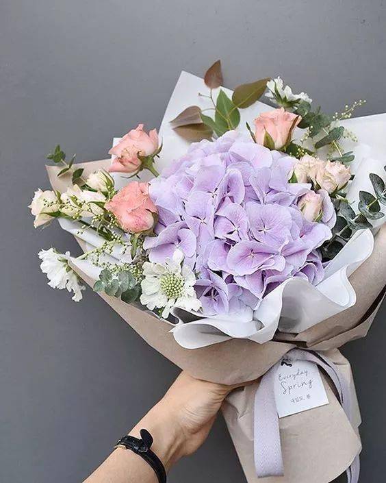 绣球花的搭配包装方法超美