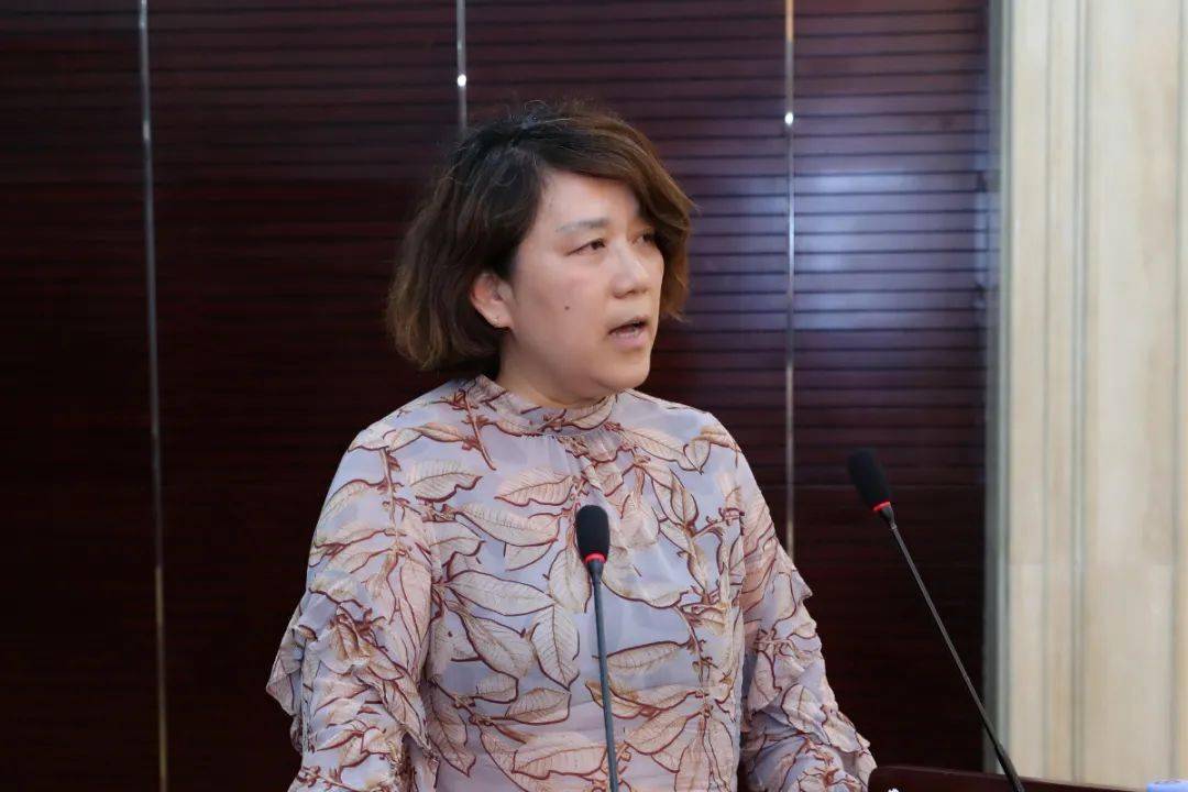 社会教育研究所主任方建红总结到,民办教育方面,在推进校外培训机构