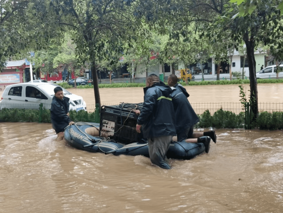 偃师暴雨图片