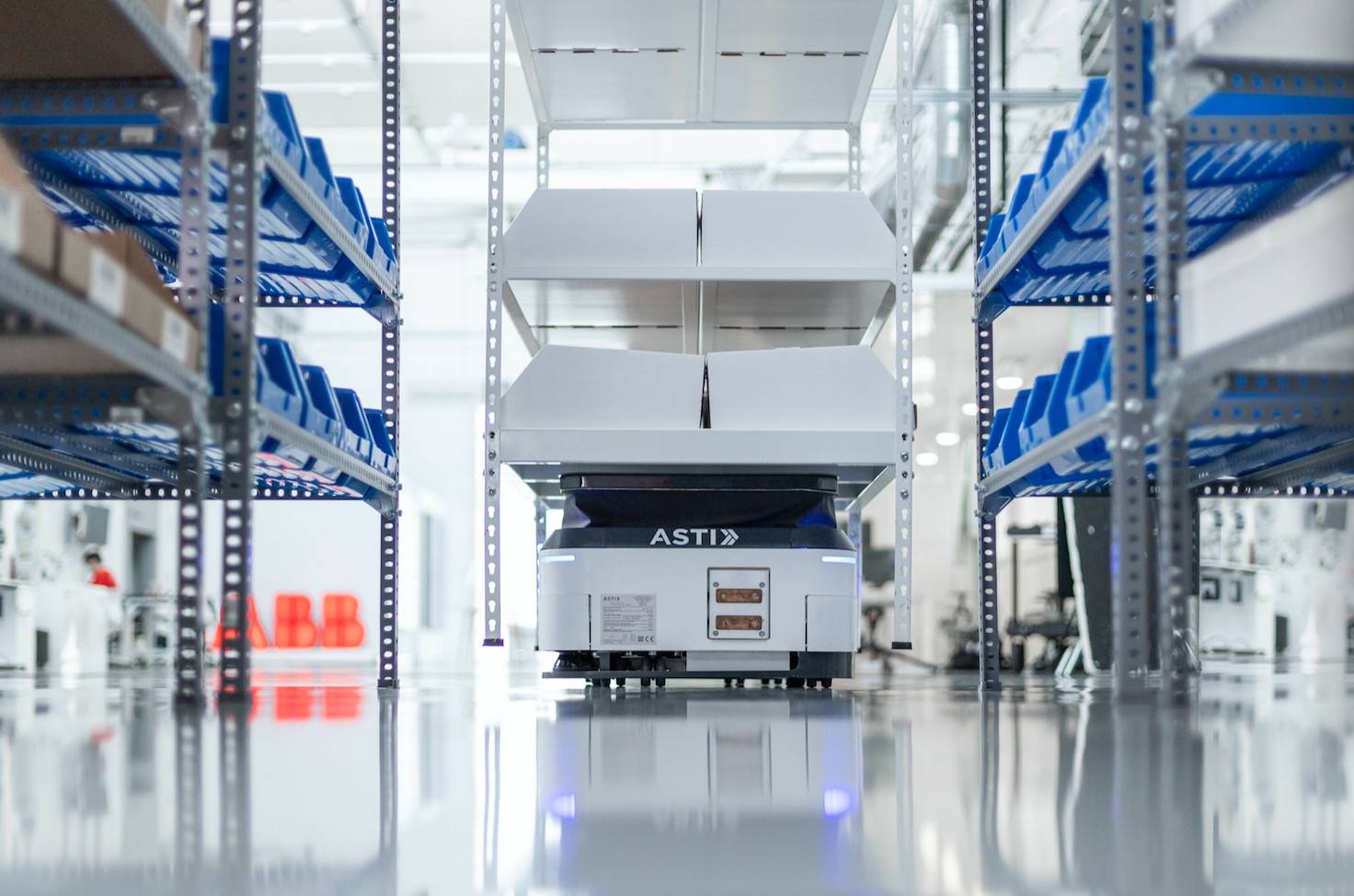 物流|工业机器人巨头ABB收购ASTI，加大自主移动机器人布局