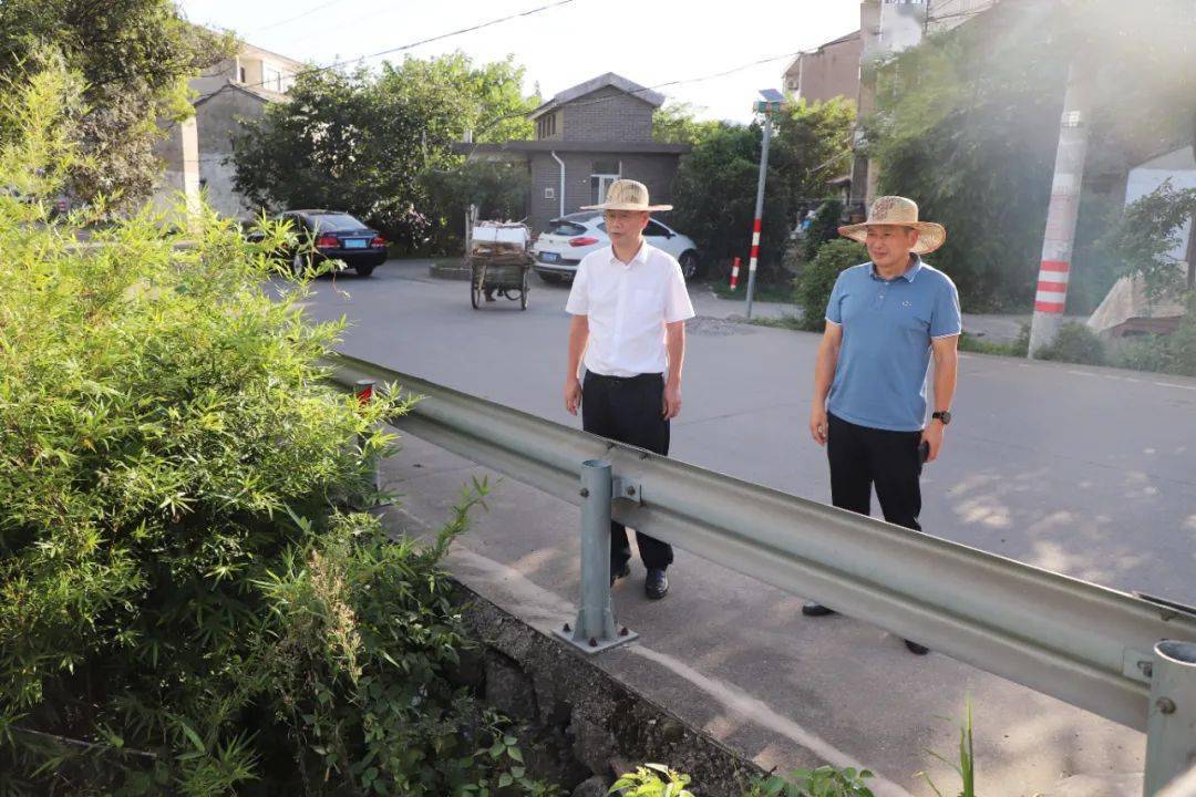 7月20-21日,区人大常委会副主任张建新,管彦良,葛久通,冯继敏,潘禹斌