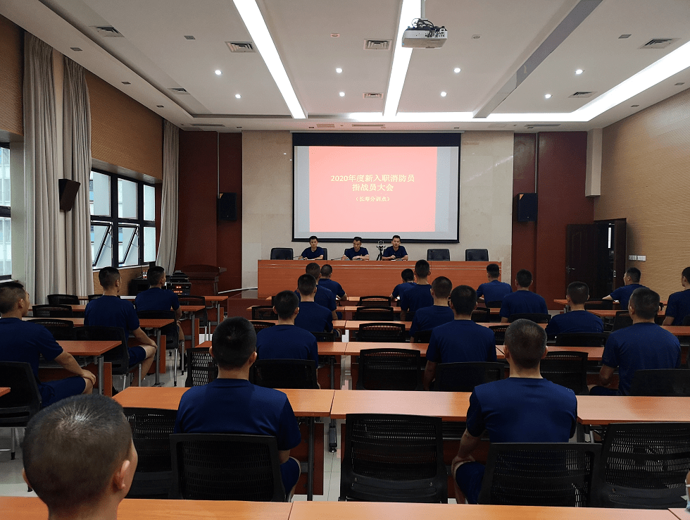 分训队队长李正燕,政治指导员何宇纬,副政治指导员李仁分别对第三阶段