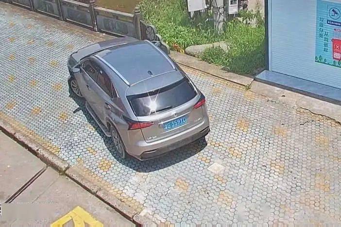11江滨西路西溪桥违法车辆:浙g359yc