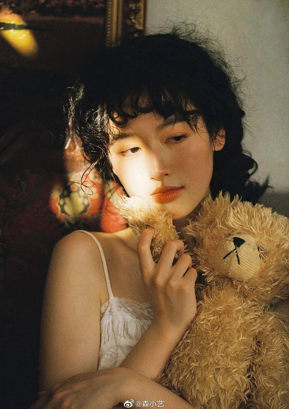 太喜欢她镜头里的复古风女孩了