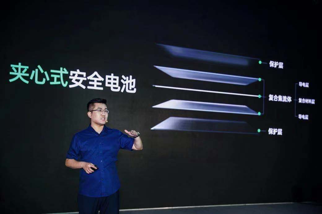 手机|快速充电陷入功率竞赛内卷，未来路在何方