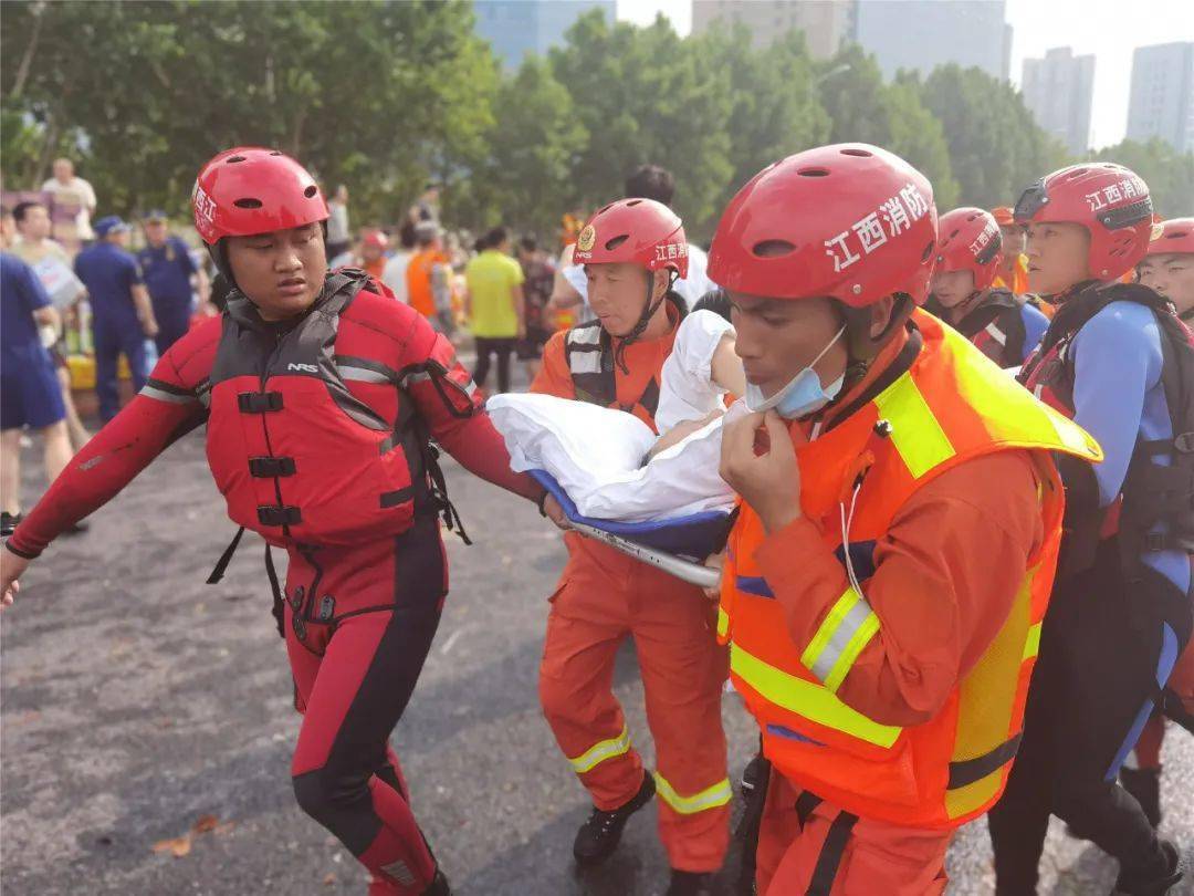 直击现场!九江消防在"豫" 抢险救援进行时