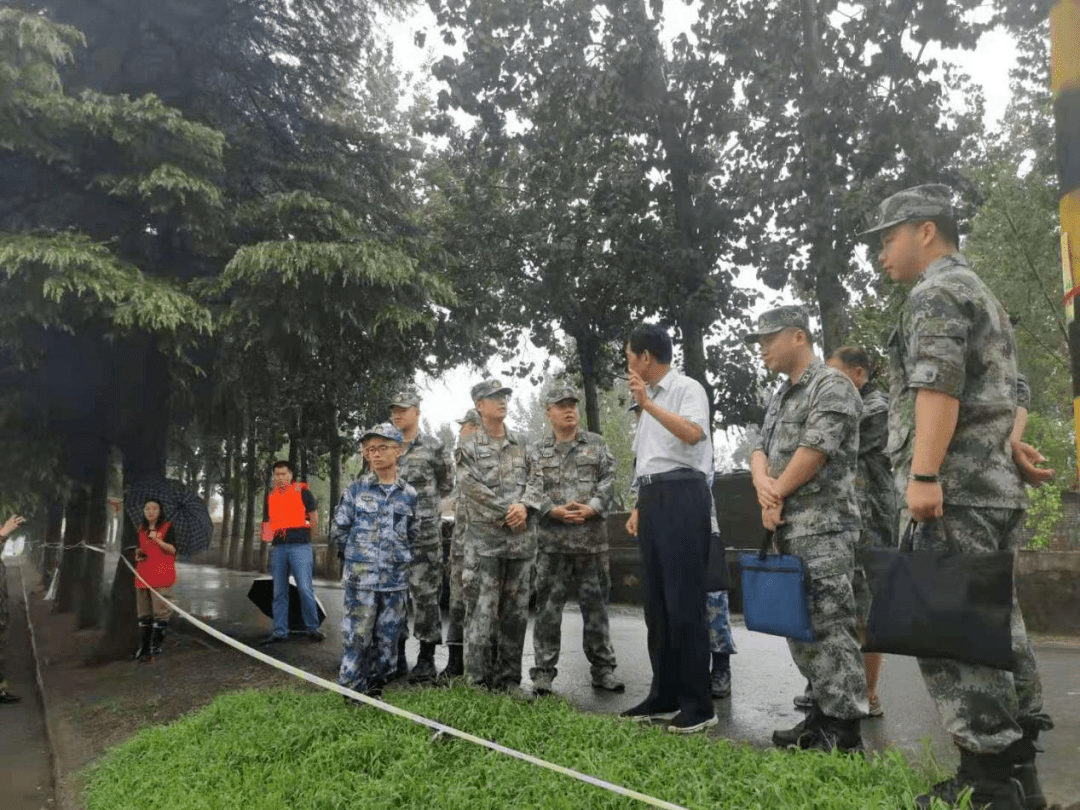 河南省济源示范区民兵争当防汛抢险排头兵