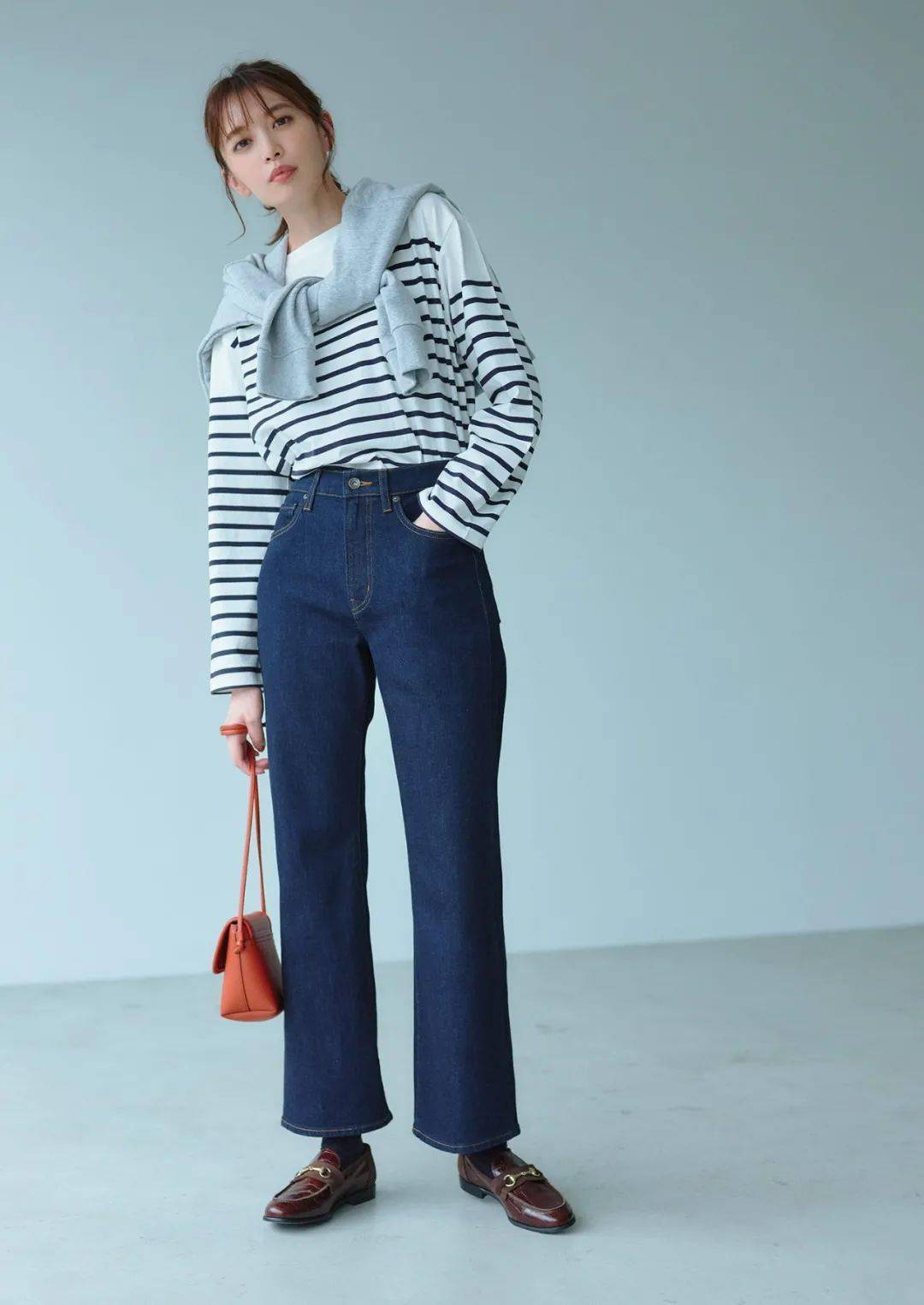 牛仔服|全身写满「我要美」的硬凹感？美貌起点低的姑娘，如何真正穿出松弛美？