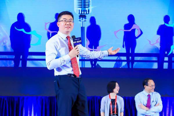 吐槽|眼视光行业首届“吐槽”脱口秀：一场别样的专家“演”讨会