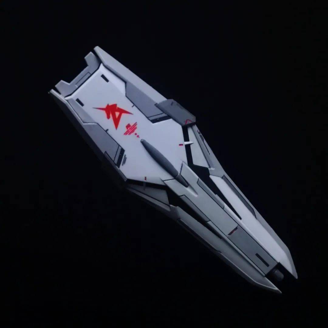 好了开始说作品,制作是从武器开始,武器方面就在盾牌上加了一些刻线